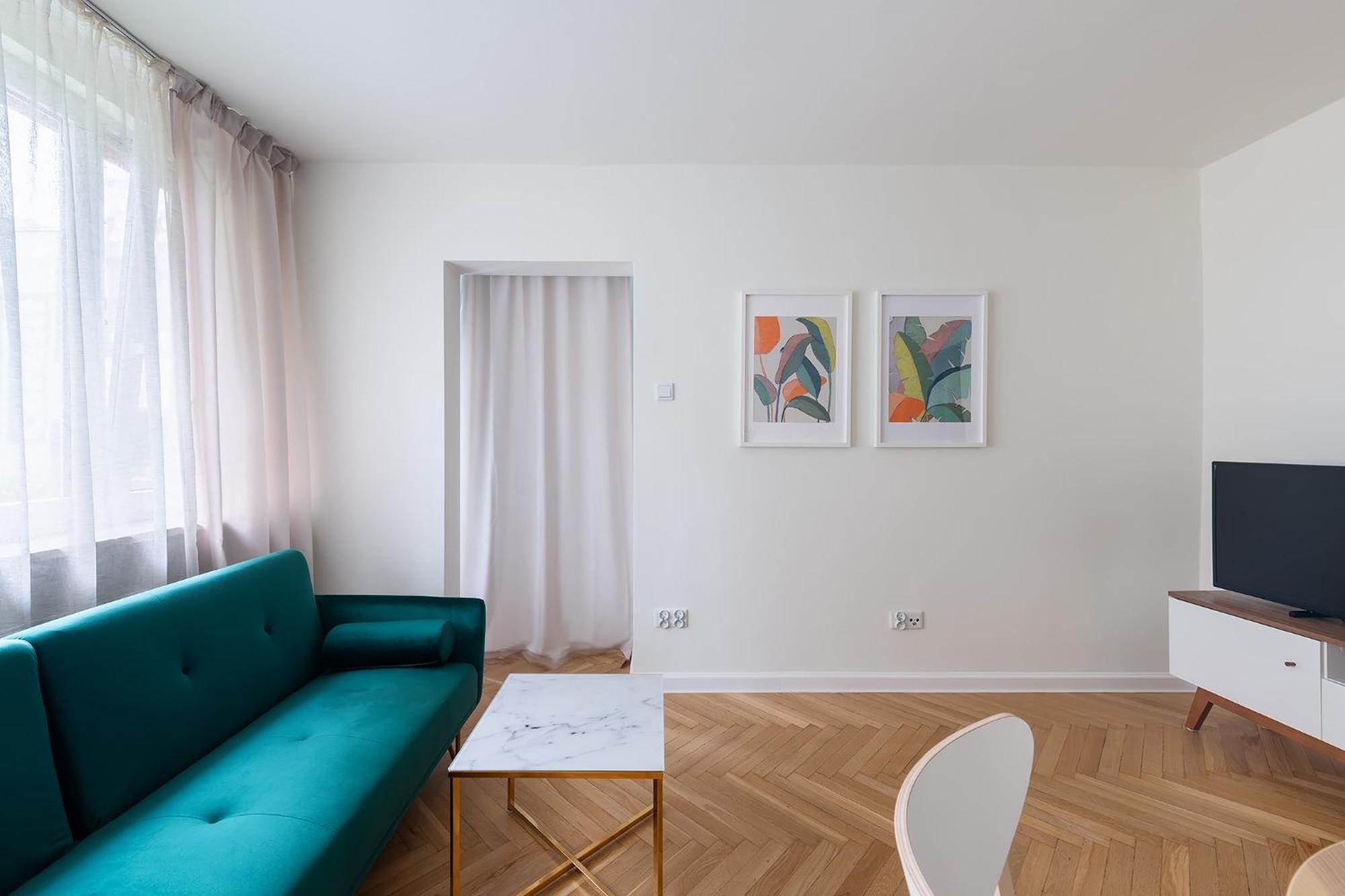 Solec 79a Prywatne Mieszkanie Z Oddzielna Sypialnia I Prywatnym Miejscem Parkingowym Samodzielne Zameldowanie! Self Check-in System! Apartament
